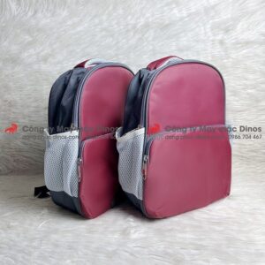 Mặt trước và sau balo màu đỏ đô