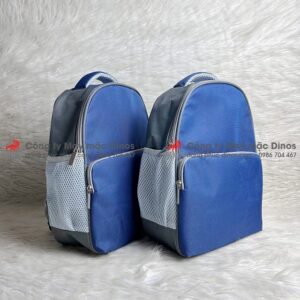 Mặt trước và sau balo màu xanh dương